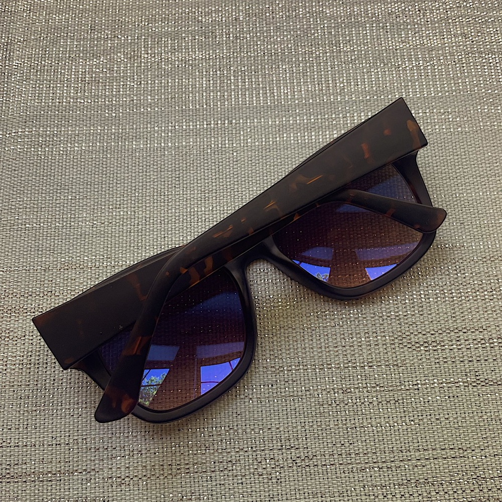 Frye Tortoise and Black Studded Sunglasses *NWOT* - Picture 4 of 7
